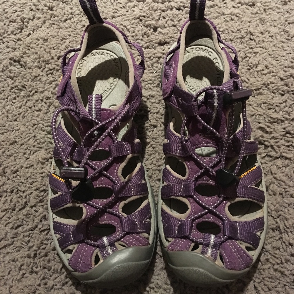 Women’s Whisper Keens